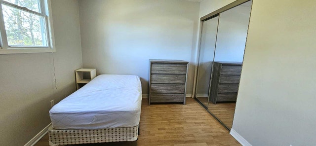 Furnished Room for Rent near Georgian college - photo 4