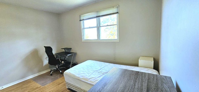Furnished Room for Rent near Georgian college - photo 5