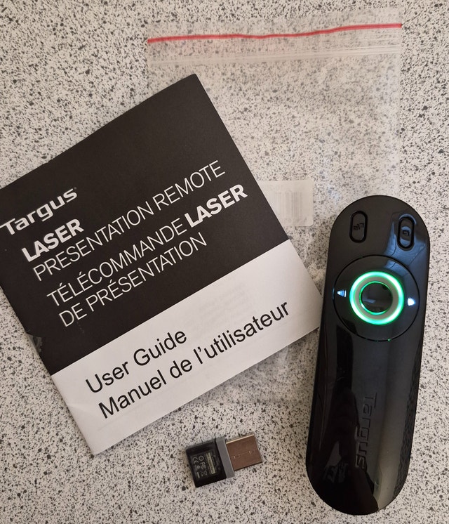 Targus Laser Presenter Remote - Control sides and laser point