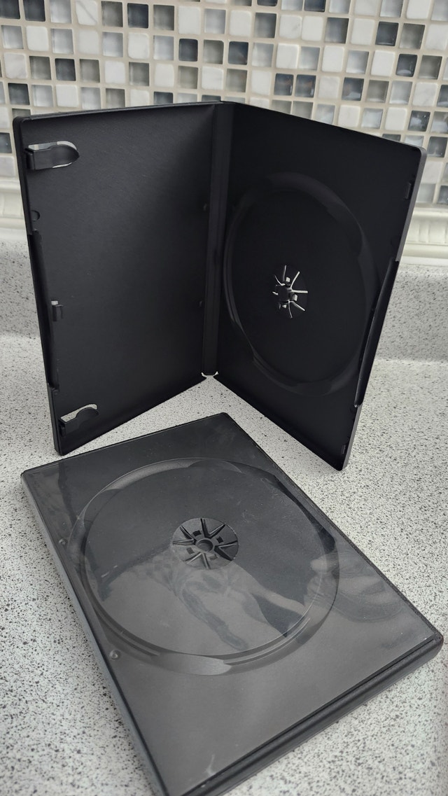 CD & DVD cases - assorted single, double & triple cases - photo 5