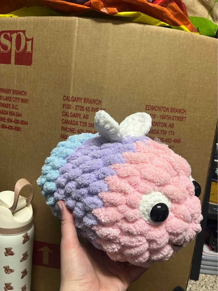 Handmade crochet large bisexual pride bee - photo 2