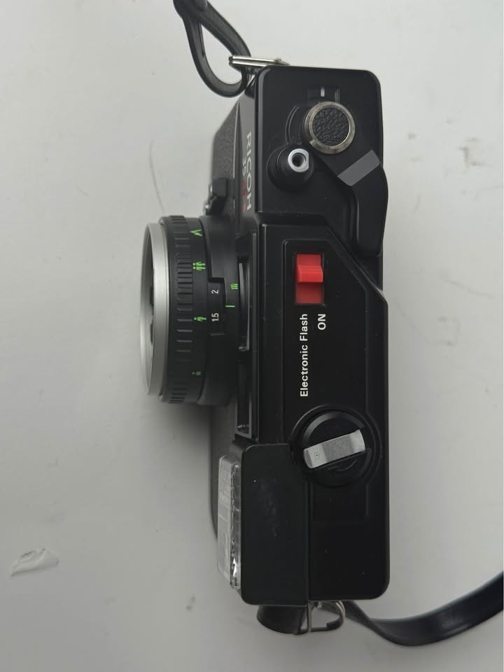 Konica S35 Analog Film Camera - Collector Xmas Special - photo 4