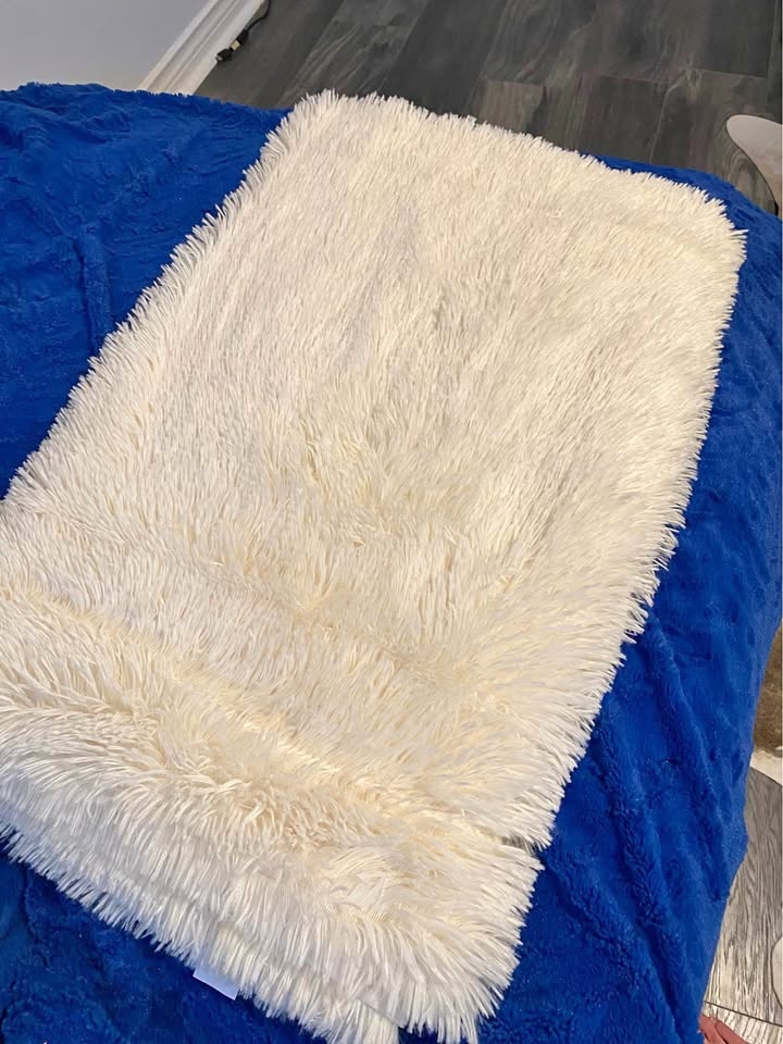 Throw blanket