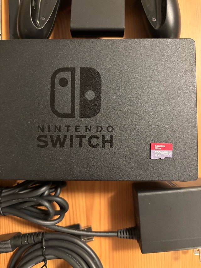 Nintendo Switch Complete Bundle + 200GB microSD + Carry Case - photo 2