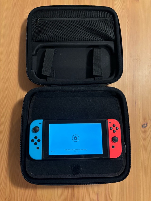 Nintendo Switch Complete Bundle + 200GB microSD + Carry Case - photo 3