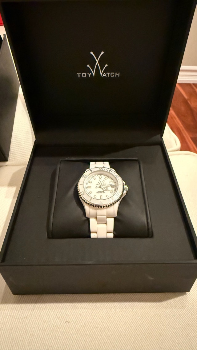 Women’s Toy Watch - photo 3