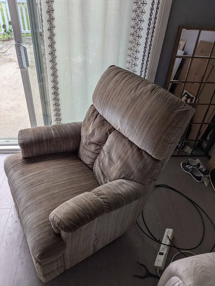 La-Z-Boy Rocker for Sale - photo 2