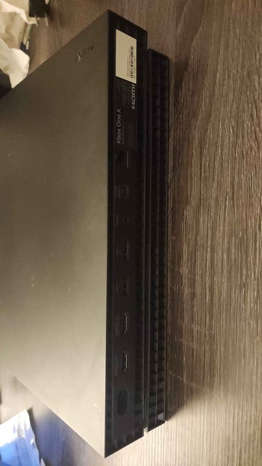 Mint 1TB Xbox One X | Slim Version | w/ Games & Controller - photo 3