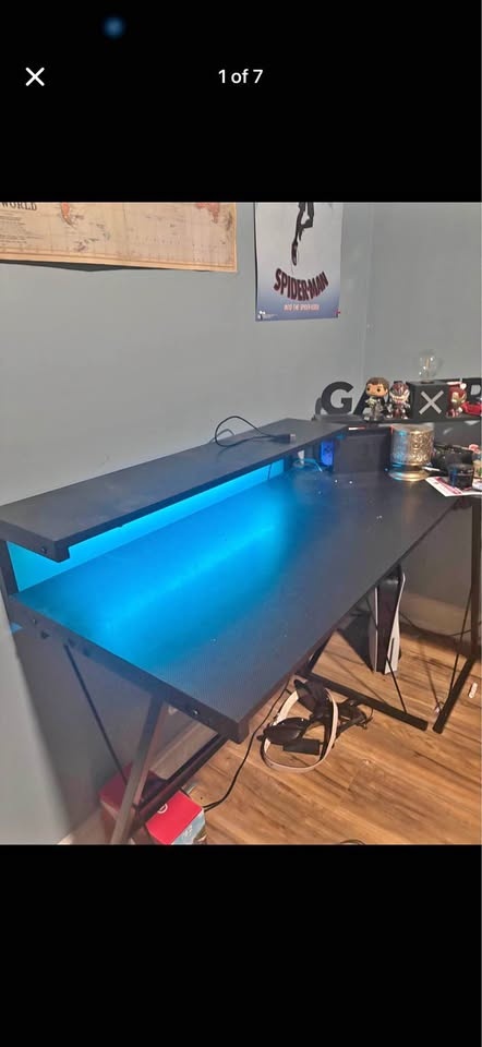 Gaming desk with lights