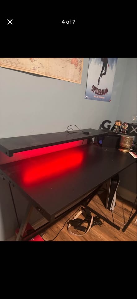 Gaming desk with lights - photo 4
