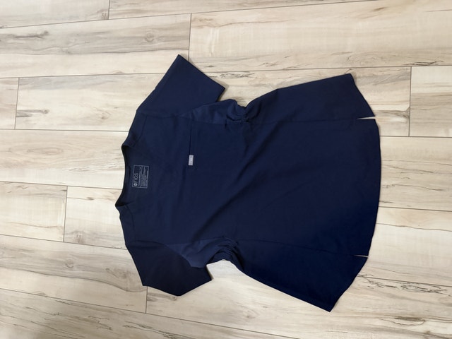 Figs scrub top