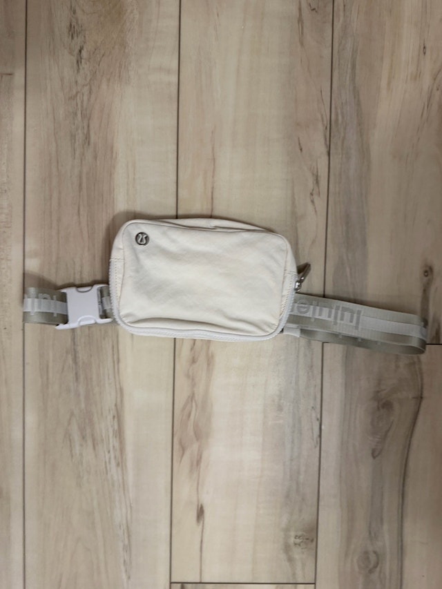 Lululemon belt bag