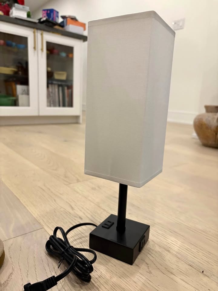 New FOCONDOT touch land with charging ports ￼