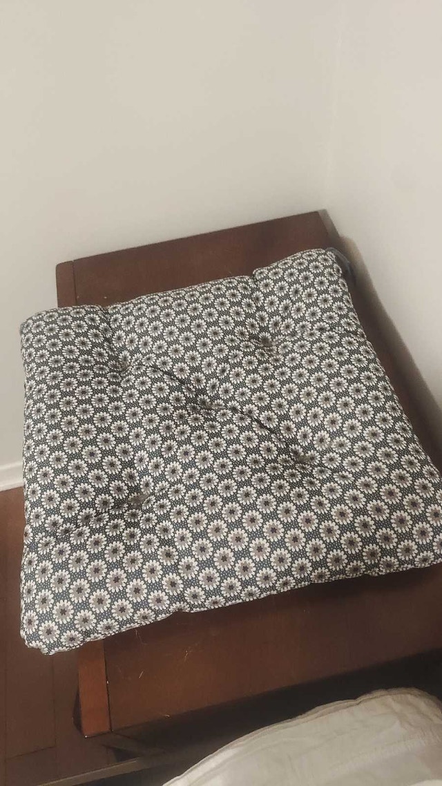 Fabric seat cushion