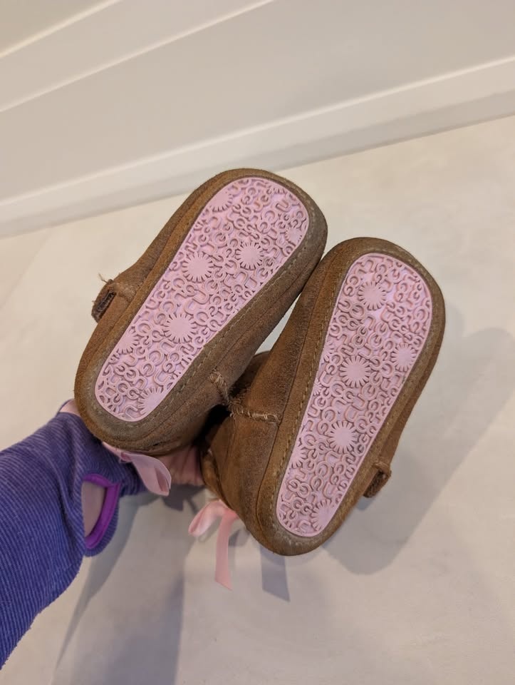 UGG Baby Jesse Bow II Size 4/5 - photo 5