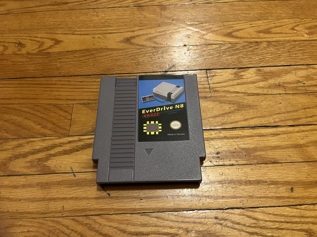 NES Rom Cartridge (Everdrive Clone) + 8GB SD Card