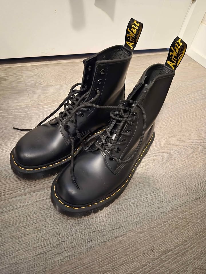 Doc Martens 1460 BEX - Price Negotiable - photo 2