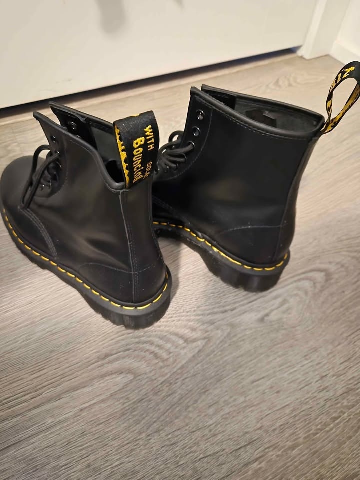 Doc Martens 1460 BEX - Price Negotiable - photo 3