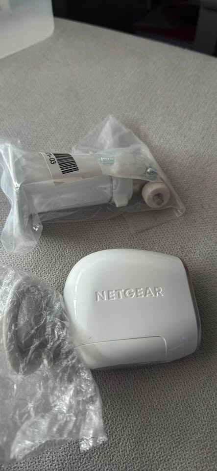 Arlo Wireless Home Security Camera System - photo 4