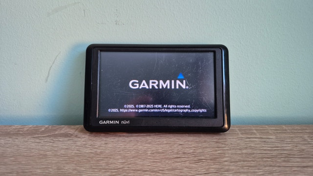 Updated Garmin nuvi 1390LMT GPS - photo 3