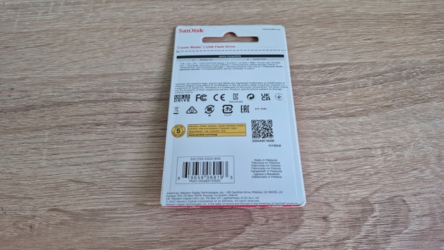 Sandisk Cruzer Blade 32GB Compact USB Flash Drive - photo 2