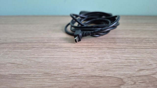 Garmin Mini USB Car Charger - photo 2