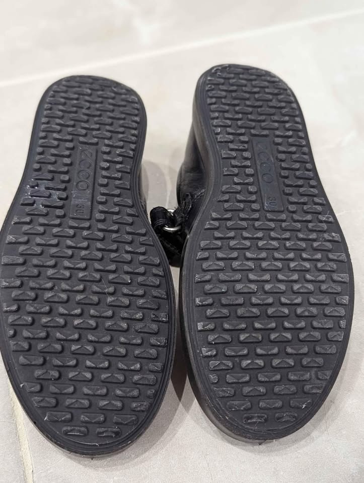 Girls Ecco mary jane black shoes size 13 - photo 3