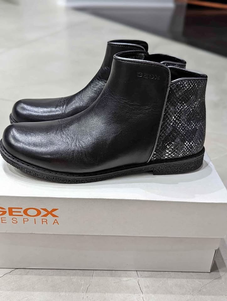 GEOX Shawntel leather ankle boots girls size 11