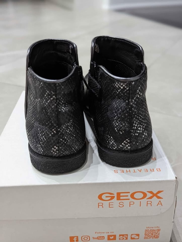 GEOX Shawntel leather ankle boots girls size 11 - photo 3