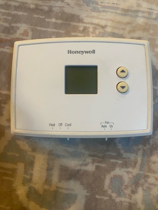 Honeywell Home RTH111B Digital Non-Programmable Thermostat