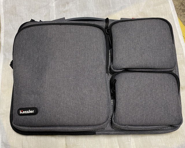 iCozzier 13-13.3 inch Thri-Sidepocket Laptop Sleeve