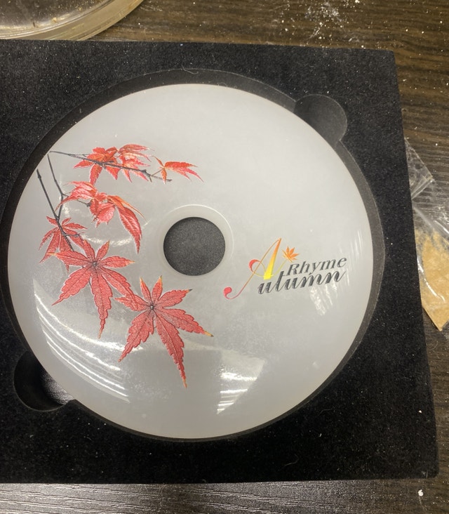 Rhyme Autumn Jade Disc with Stand - photo 3
