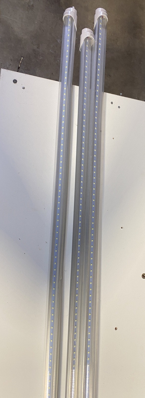 Brillihood T8 LED tube light - photo 2
