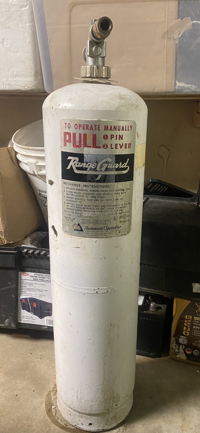 Range Guard wet chemical cylinde