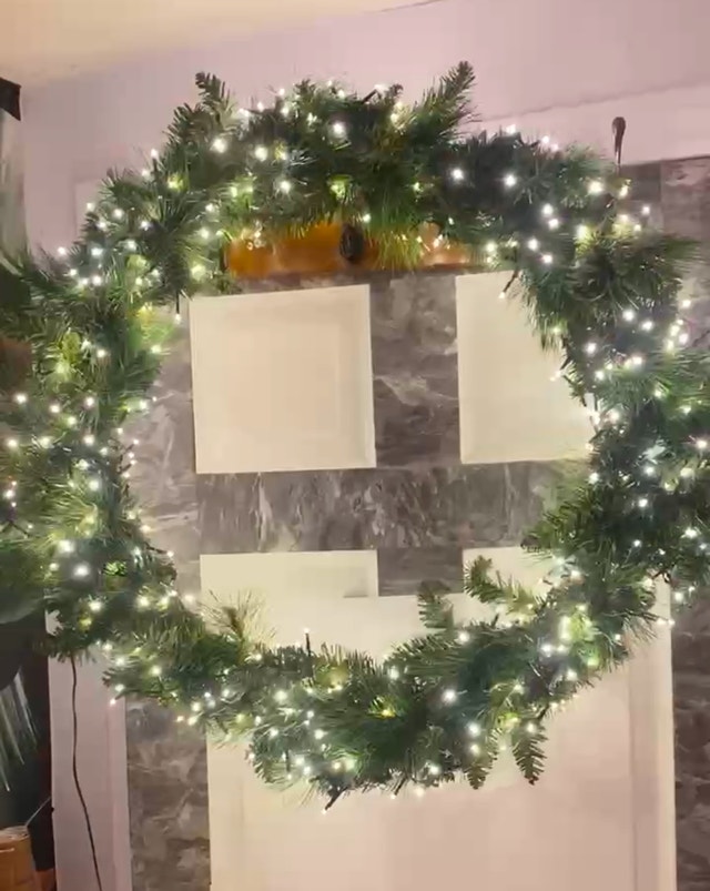 30” pre-lit artificial Christmas wreath