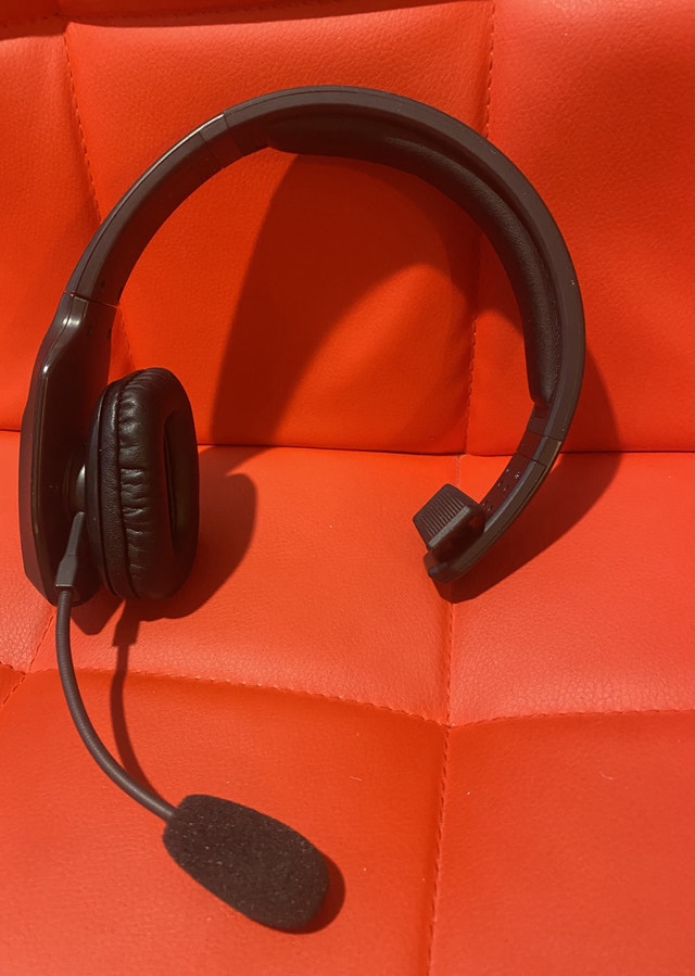 KH-23 Wireless Headphone with directional Mic - photo 2