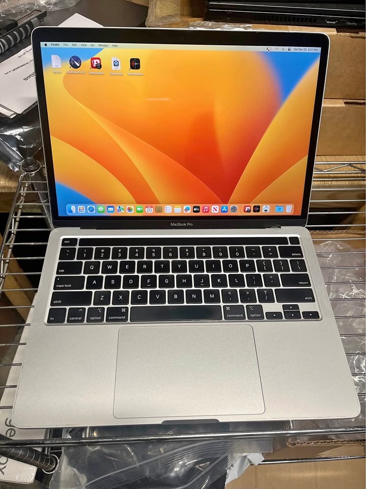 16GB 1TB 2020 MacBook Pro 13”