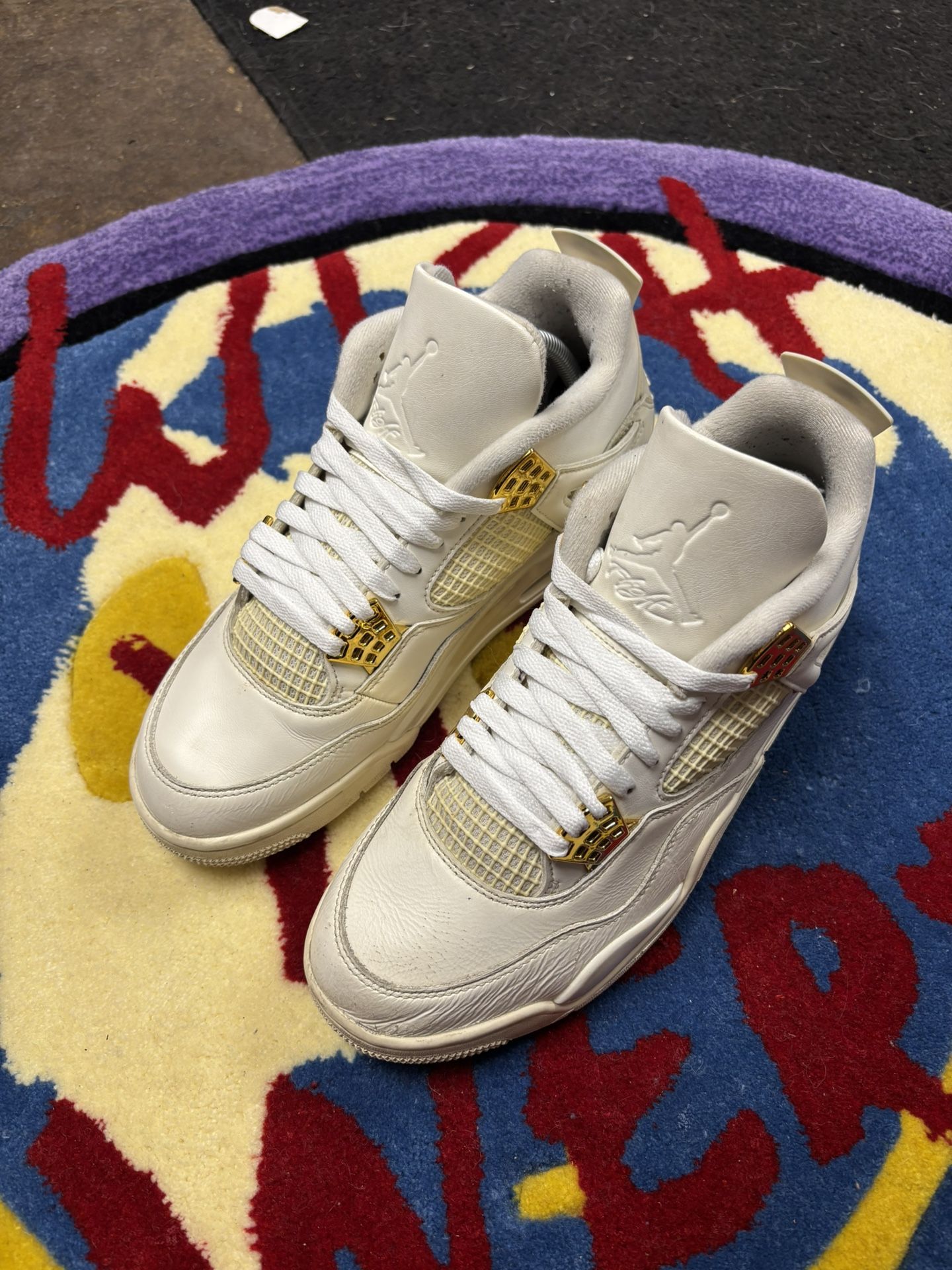 Air Jordan 4 Gold Metallic - photo 2
