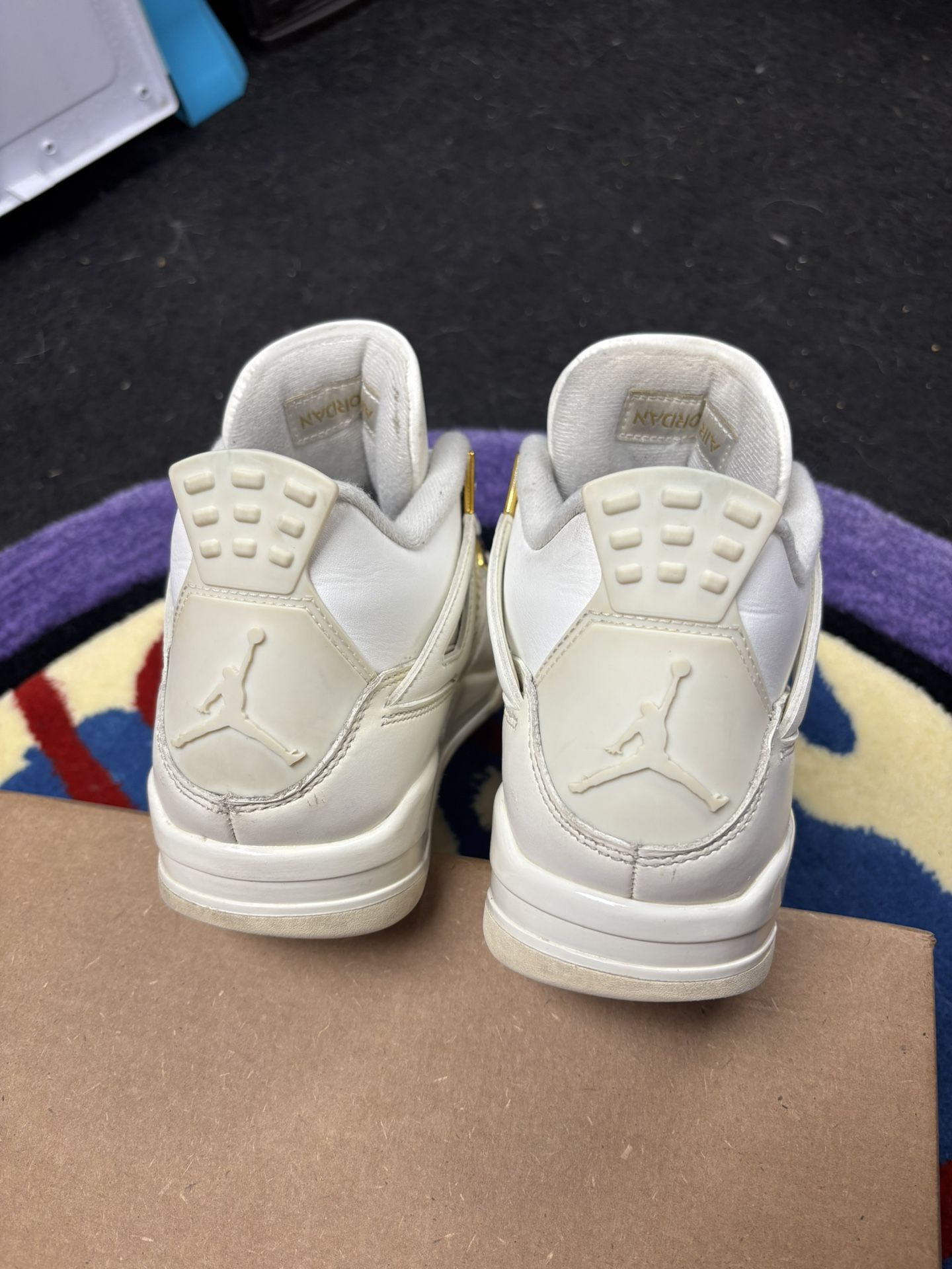 Air Jordan 4 Gold Metallic - photo 4