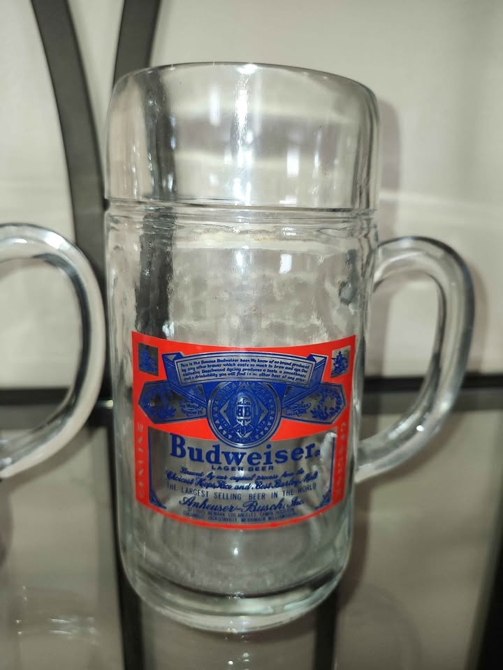 Vintage Heineken and Vintage Budweiser glass beer steins - photo 3