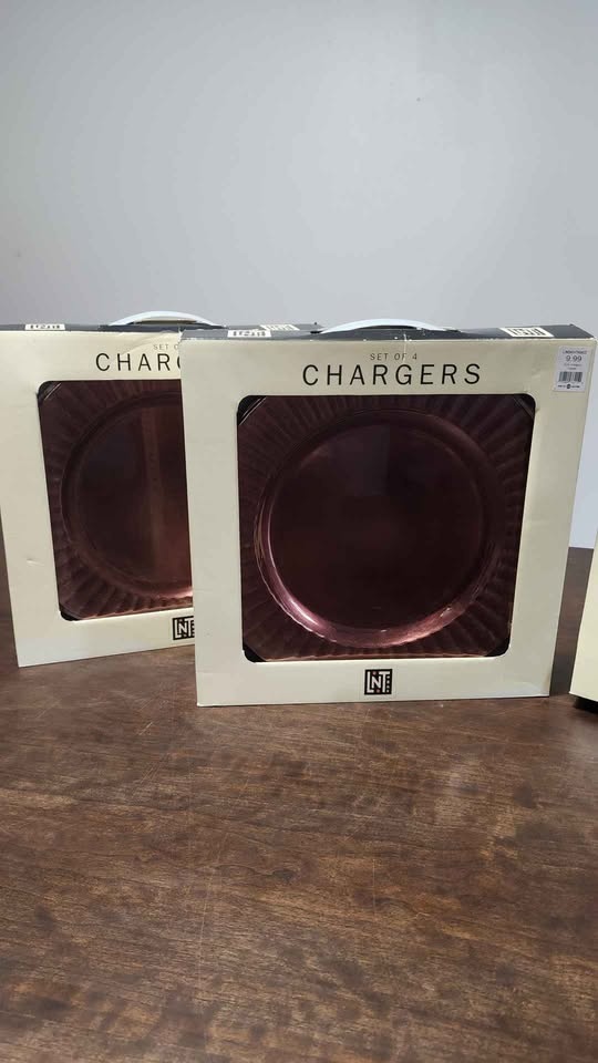 Charger plates by Linens -n- Things - photo 2