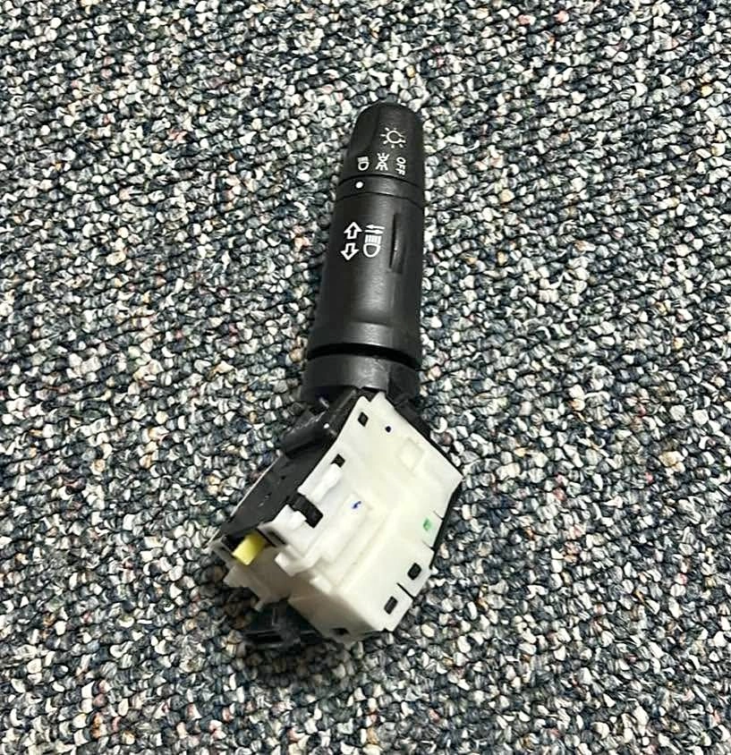 Turn Signal Switch OEM 25540-EE90B
