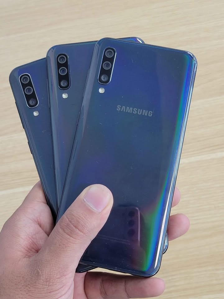 Samsung Galaxy A50 64GB Unlocked 🔓 - photo 2