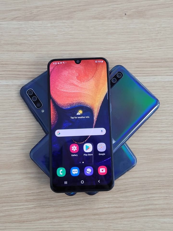 Samsung Galaxy A50 64GB Unlocked 🔓 - photo 3