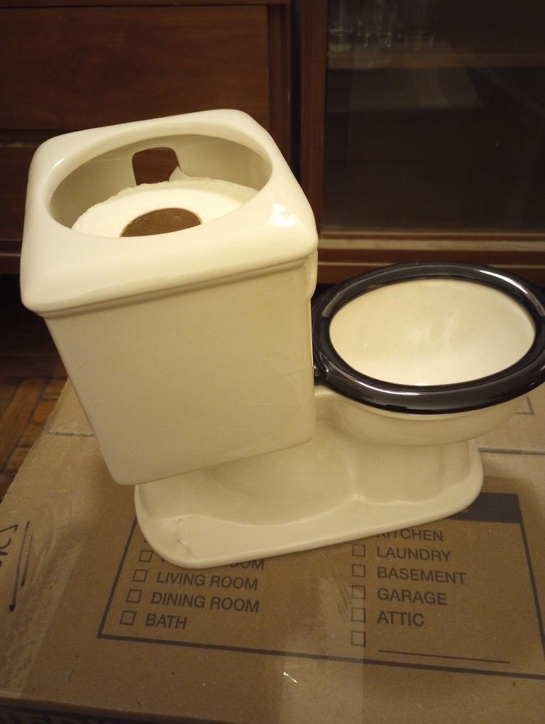 Vintage Novelty Ceramic Toilet Paper Holder! - photo 5
