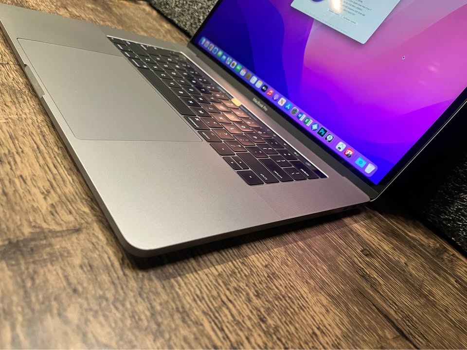 16GB 1TB 120 cycles - MacBook Pro 15” Touchbar - photo 3