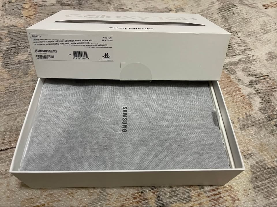 Galaxy Tab A7 Lite with Blue or Red Case - photo 2