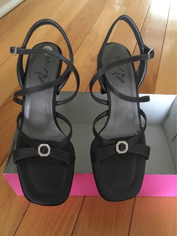 New Ladies Satin Slate Grey Strappy Dress Sandals Size 7.5 - photo 2
