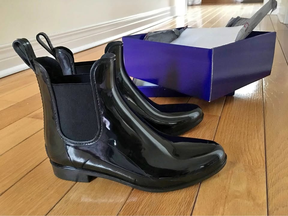 Ladies Black Patent Chelsea Boots Size 8 P/U Markham