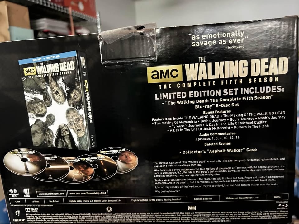 Walking Dead Blu-Ray - photo 4